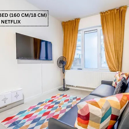 Center Of - Free Parking Appartement *